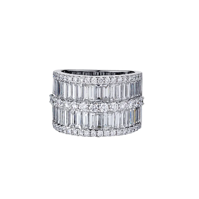 luxury engagement rings for modern brides -DOUBLE BAGUETTE & ROUND DIAMOND BAND