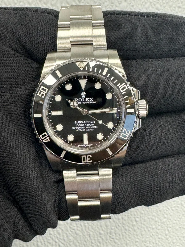 Rolex Submariner 40mm Stainless Steel Black Dot Dial Watch Reference #: 114060