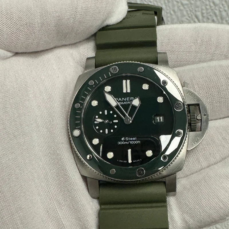 Panerai Submersible 44mm Green Dial Watch Ref# PAM01287