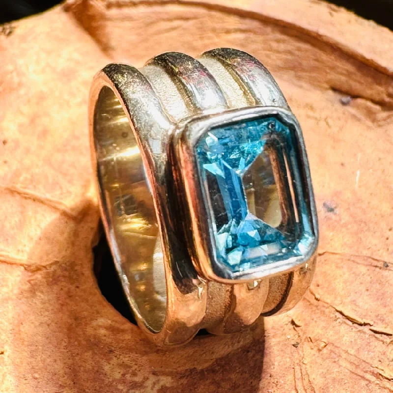 Vintage Wide Sterling Silver Blue Topaz Band Ring Size 6